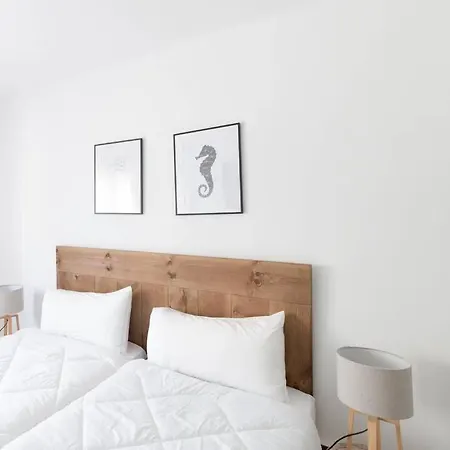 Apartment Town Hall *